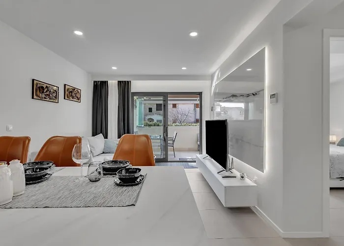 Todalmatia Seafront Apartment *